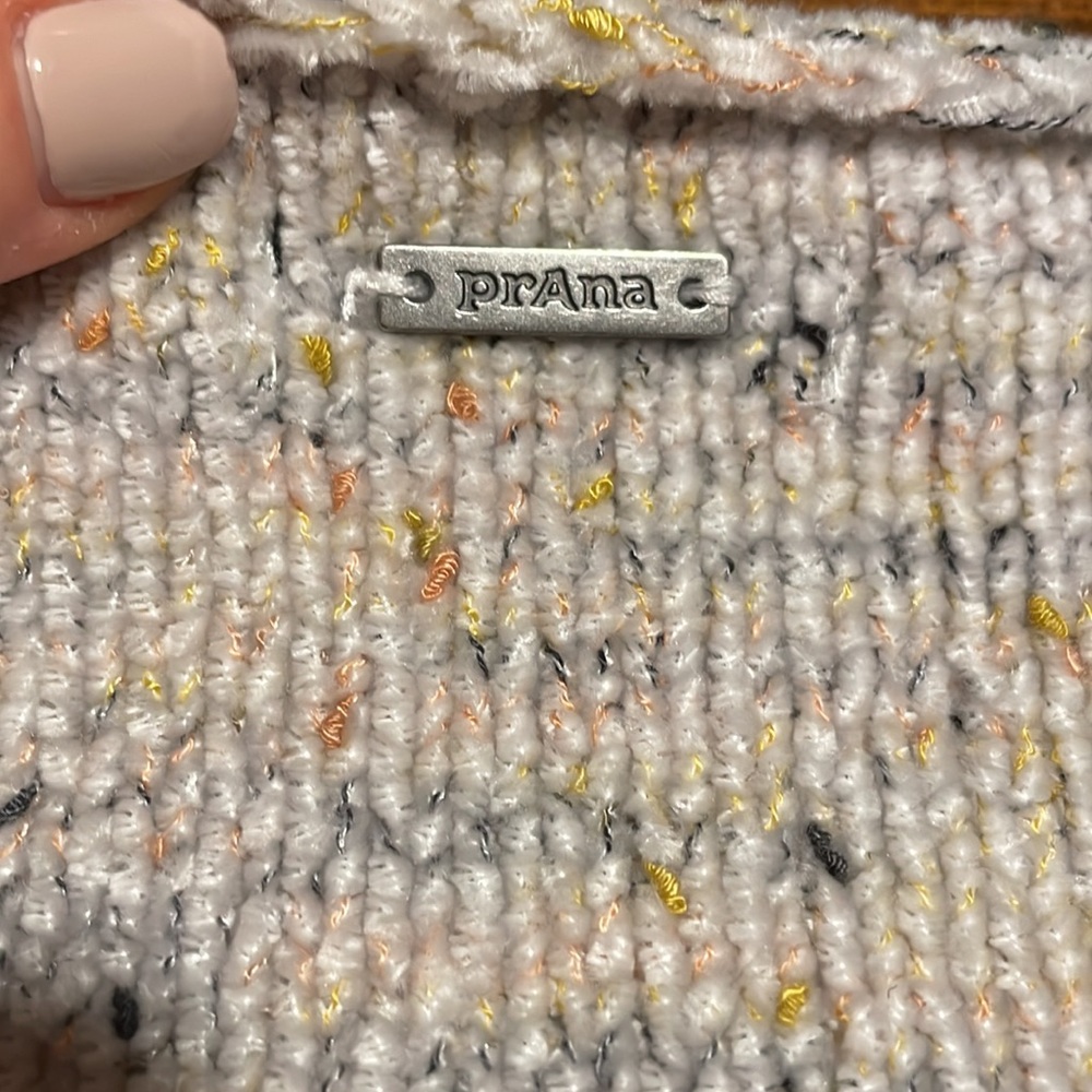 Prana Sweater - Picture 7 of 7